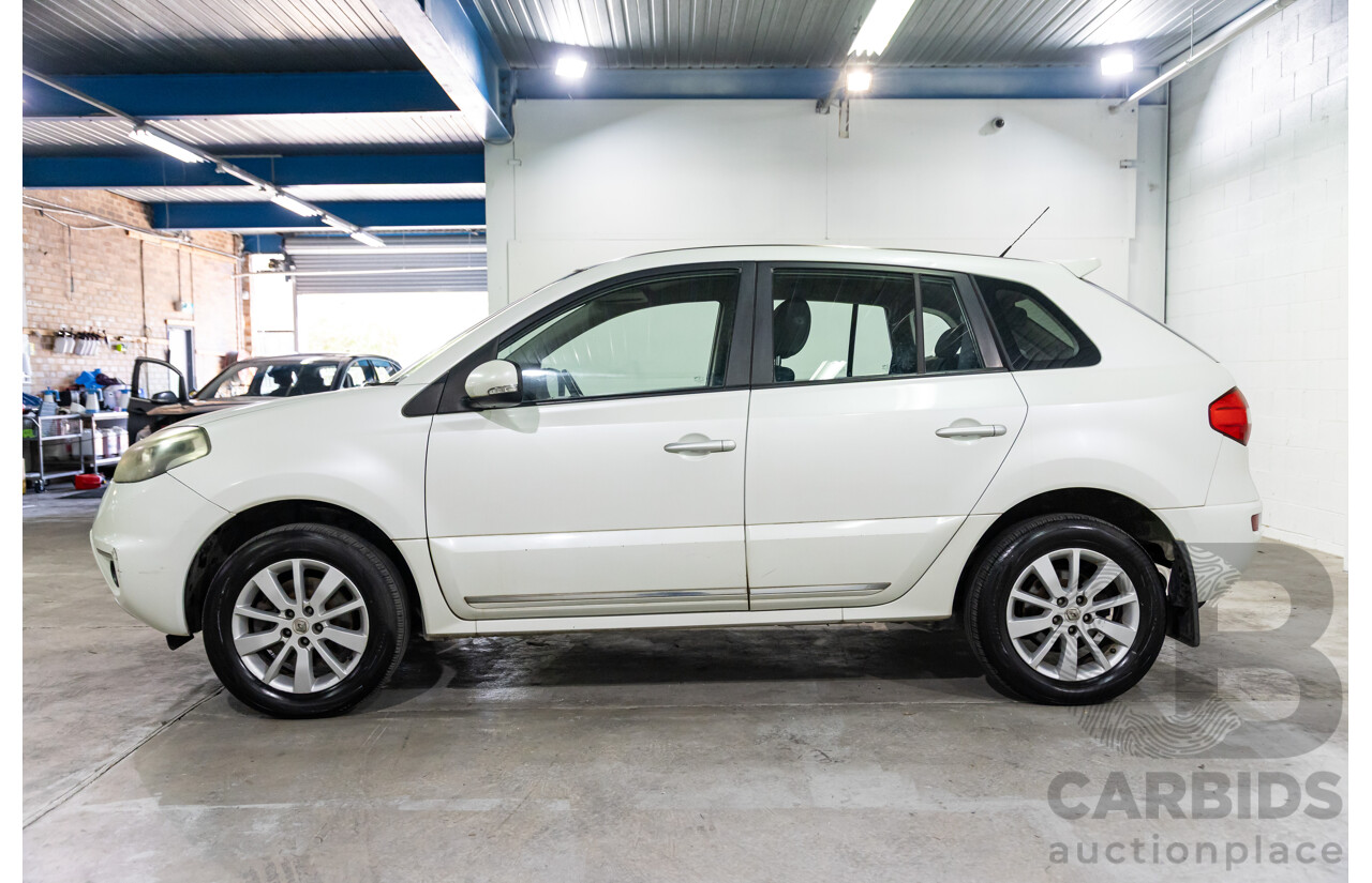 1/2014 Renault Koleos Expression (4x2) H45 Phase III 4d Wagon White Pearl 2.5L