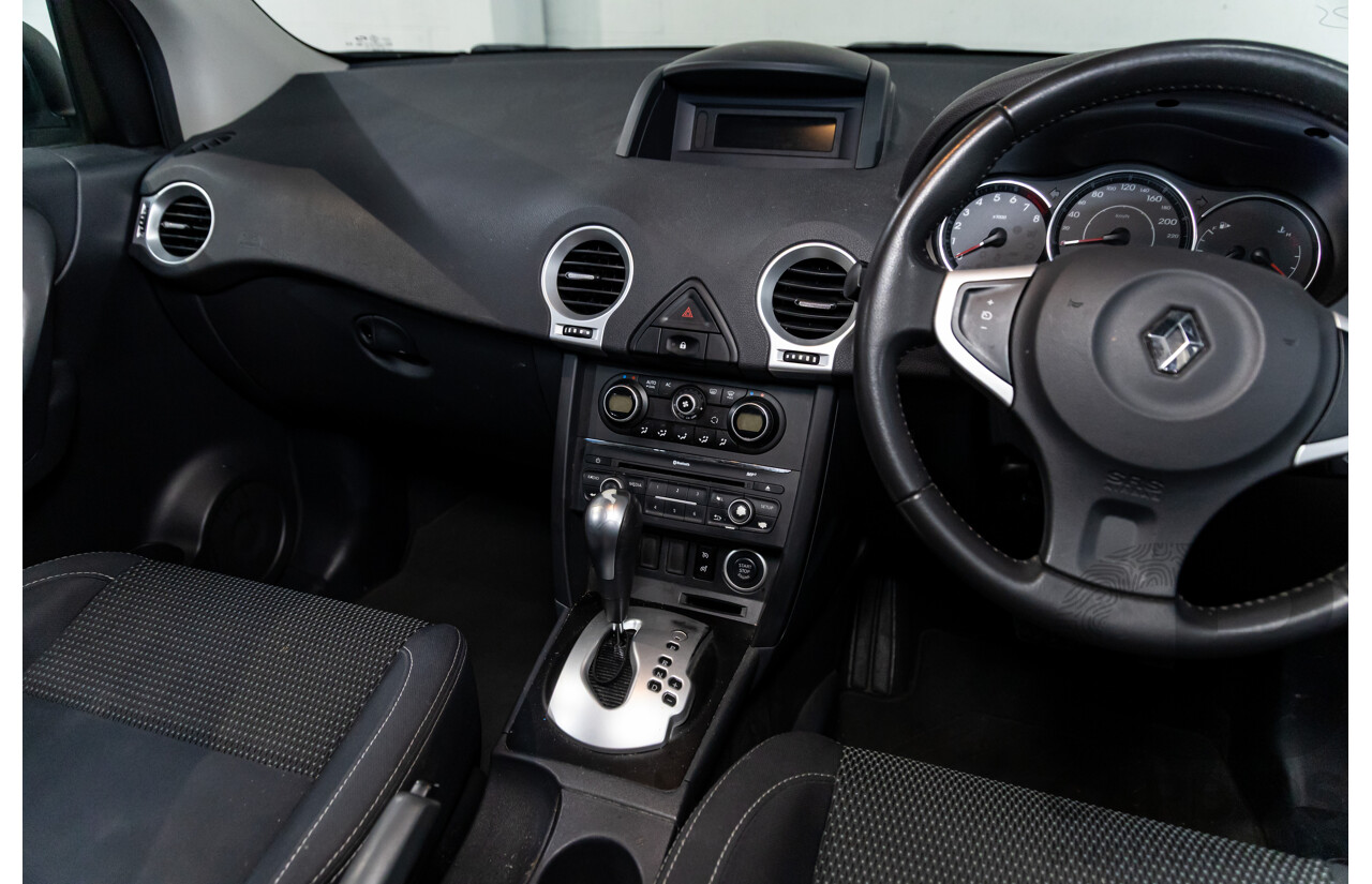 1/2014 Renault Koleos Expression (4x2) H45 Phase III 4d Wagon White Pearl 2.5L