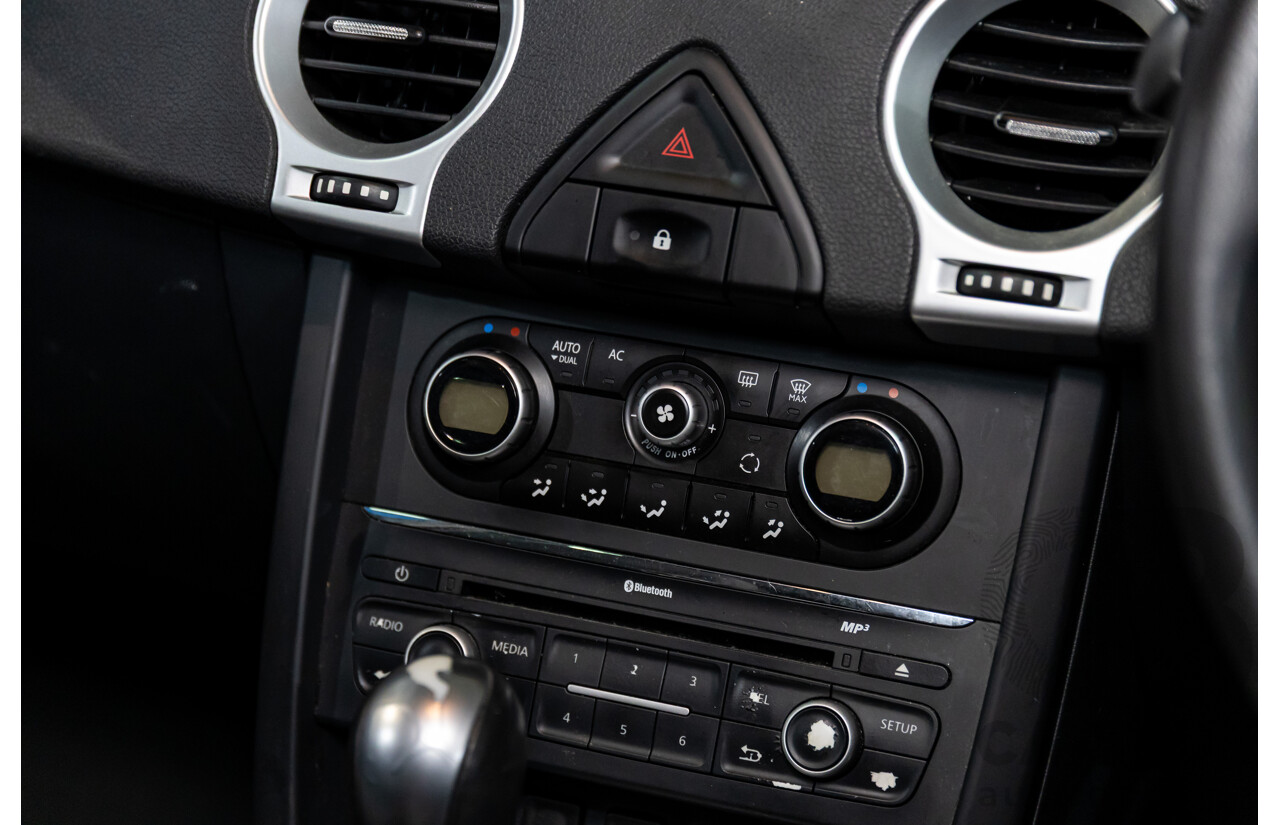 1/2014 Renault Koleos Expression (4x2) H45 Phase III 4d Wagon White Pearl 2.5L