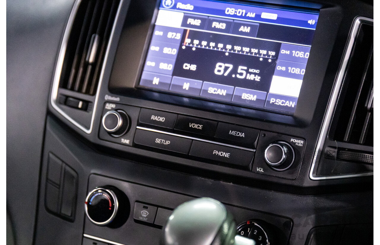 08/2017 Hyundai Iload 3S Liftback (RWD) TQ Series 2 (TQ3) MY18 4d Van Polar White Turbo Diesel 2.5L