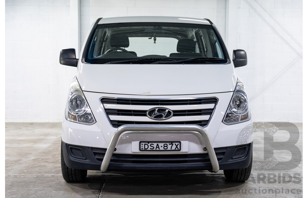 08/2017 Hyundai Iload 3S Liftback (RWD) TQ Series 2 (TQ3) MY18 4d Van Polar White Turbo Diesel 2.5L