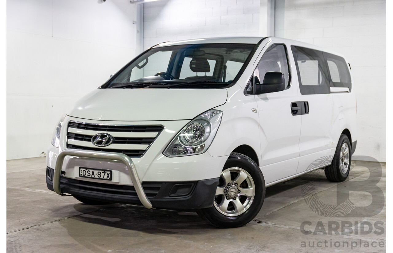 08/2017 Hyundai Iload 3S Liftback (RWD) TQ Series 2 (TQ3) MY18 4d Van Polar White Turbo Diesel 2.5L