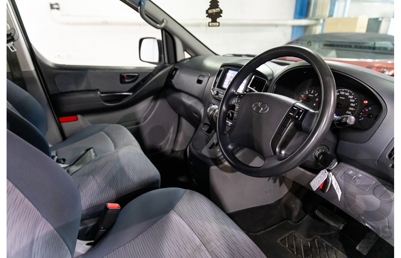 08/2017 Hyundai Iload 3S Liftback (RWD) TQ Series 2 (TQ3) MY18 4d Van Polar White Turbo Diesel 2.5L