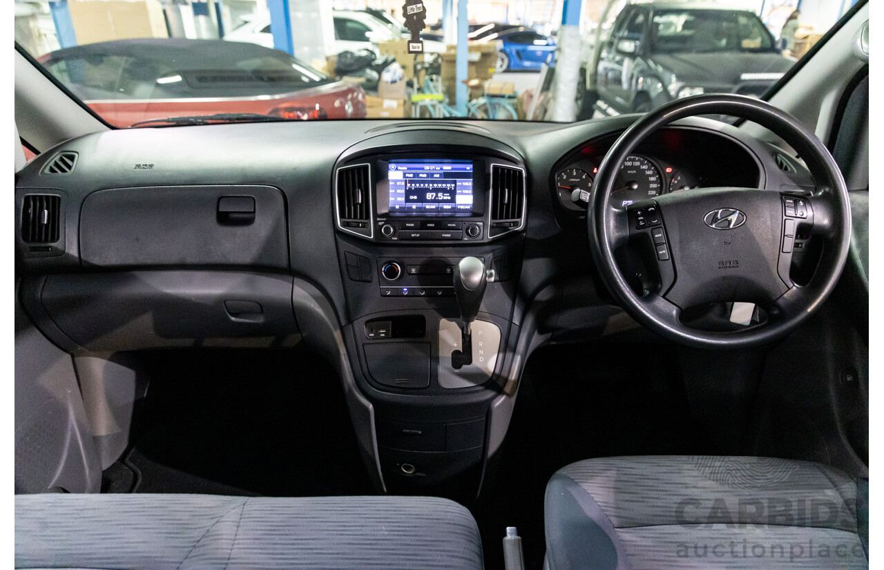 08/2017 Hyundai Iload 3S Liftback (RWD) TQ Series 2 (TQ3) MY18 4d Van Polar White Turbo Diesel 2.5L