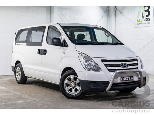 08/2017 Hyundai Iload 3S Liftback (RWD) TQ Series 2 (TQ3) MY18 4d Van Polar White Turbo Diesel 2.5L