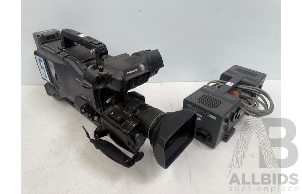 Panasonic P2HD Model AG HPX502EN WSP Canon Lens J15 X 1 X 2. View Finder. Base Plate.1 FS-BP-130 LI-Ion Battery. Carry Bag. 4 Way Quick Battery Charger.