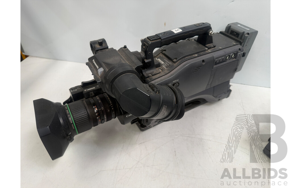 Panasonic P2HD Model AG HPX502EN WSP Canon Lens J15 X 1 X 2. View Finder. Base Plate.1 FS-BP-130 LI-Ion Battery. Carry Bag. 4 Way Quick Battery Charger.