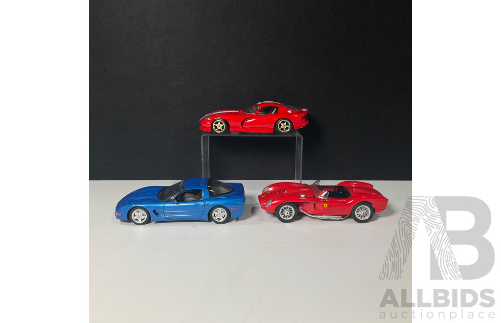 Set of Three Bburago Model Cars Including Chevrolet Corvette C5, Viper Dodge GTS Coupe and Ferrari 250 Testa Rossa 1:18 Scale Models