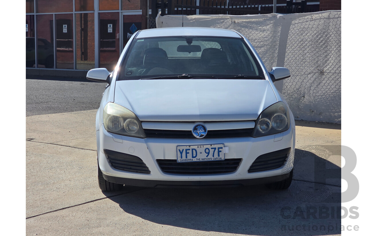8/2005 Holden Astra CD AH 5d Hatchback White 1.8L