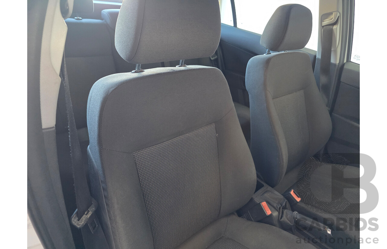 8/2005 Holden Astra CD AH 5d Hatchback White 1.8L