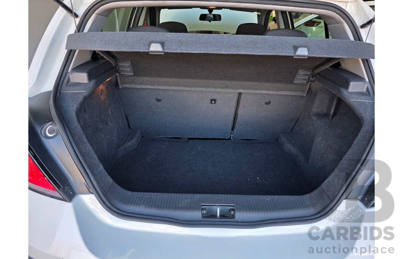 8/2005 Holden Astra CD AH 5d Hatchback White 1.8L