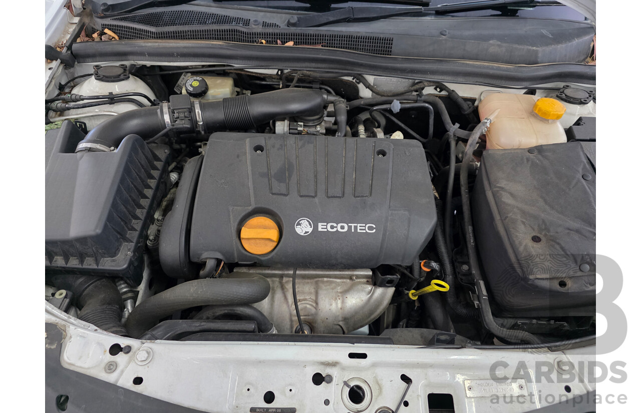 8/2005 Holden Astra CD AH 5d Hatchback White 1.8L