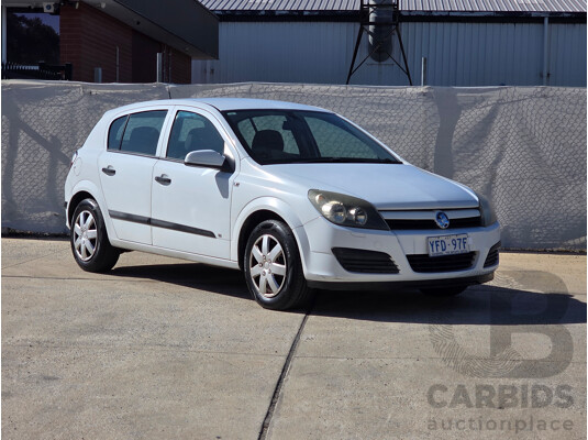 8/2005 Holden Astra CD AH 5d Hatchback White 1.8L