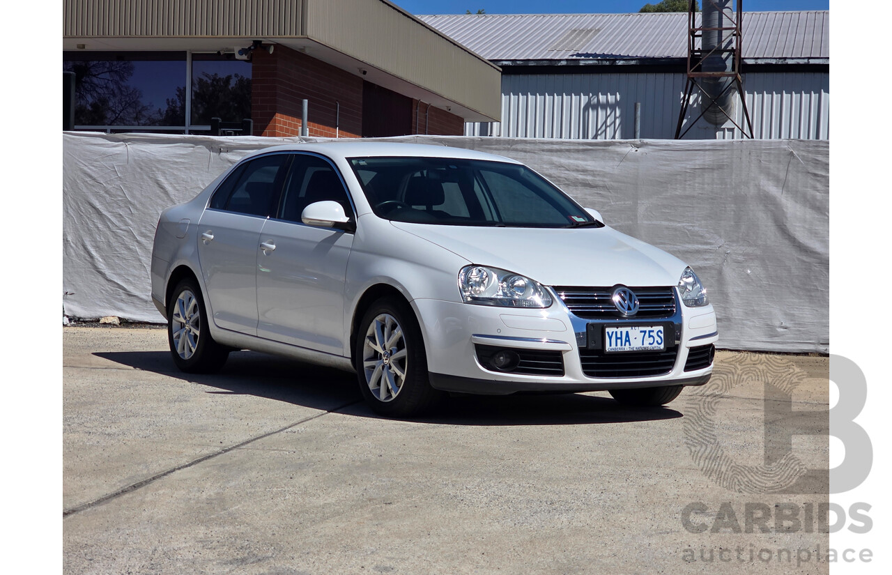 2/2010 Volkswagen Jetta 103 TDI 1KM MY09 4d Sedan White Turbo Diesel 2.0L