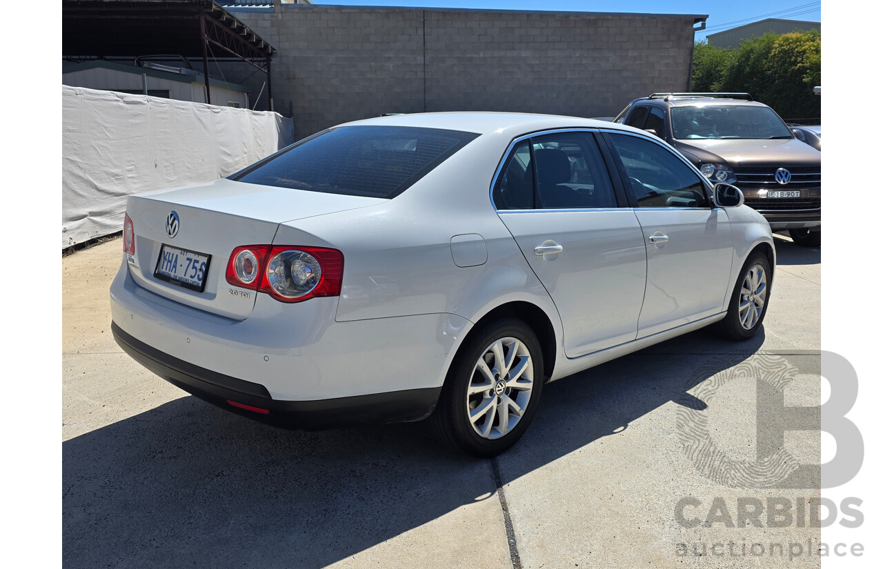 2/2010 Volkswagen Jetta 103 TDI 1KM MY09 4d Sedan White Turbo Diesel 2.0L