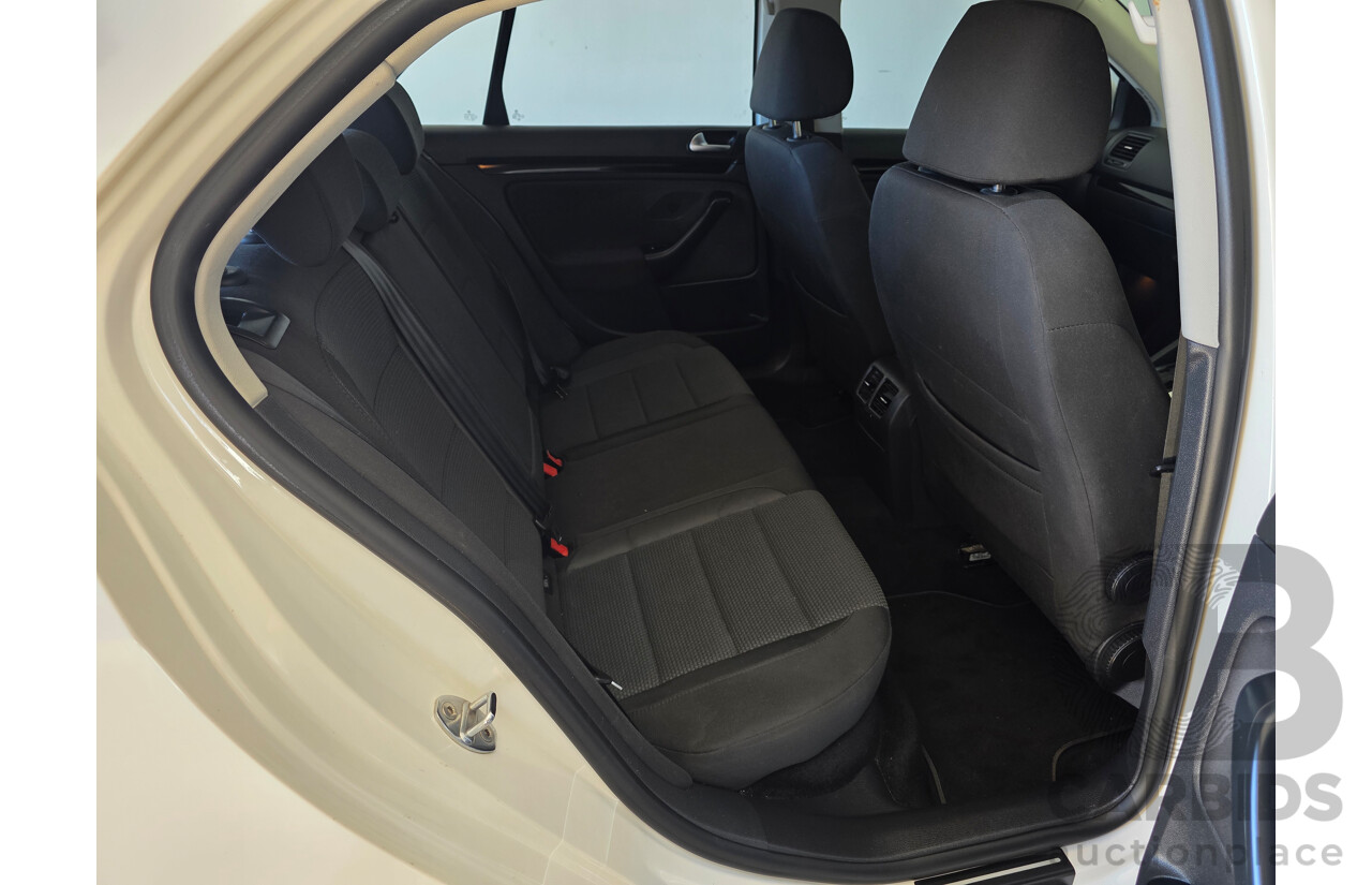 2/2010 Volkswagen Jetta 103 TDI 1KM MY09 4d Sedan White Turbo Diesel 2.0L