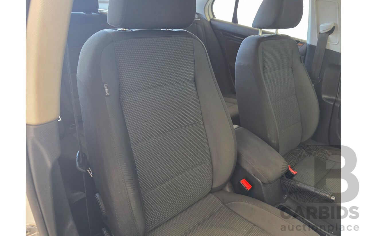 2/2010 Volkswagen Jetta 103 TDI 1KM MY09 4d Sedan White Turbo Diesel  2.0L