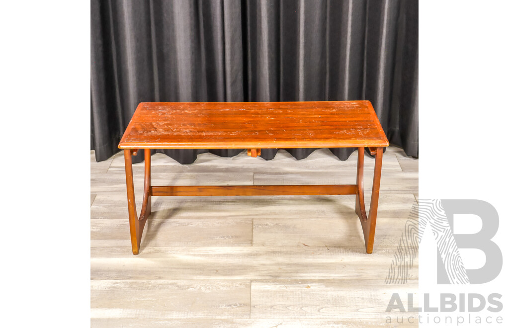 Nest of Three Kalmar Side Tables