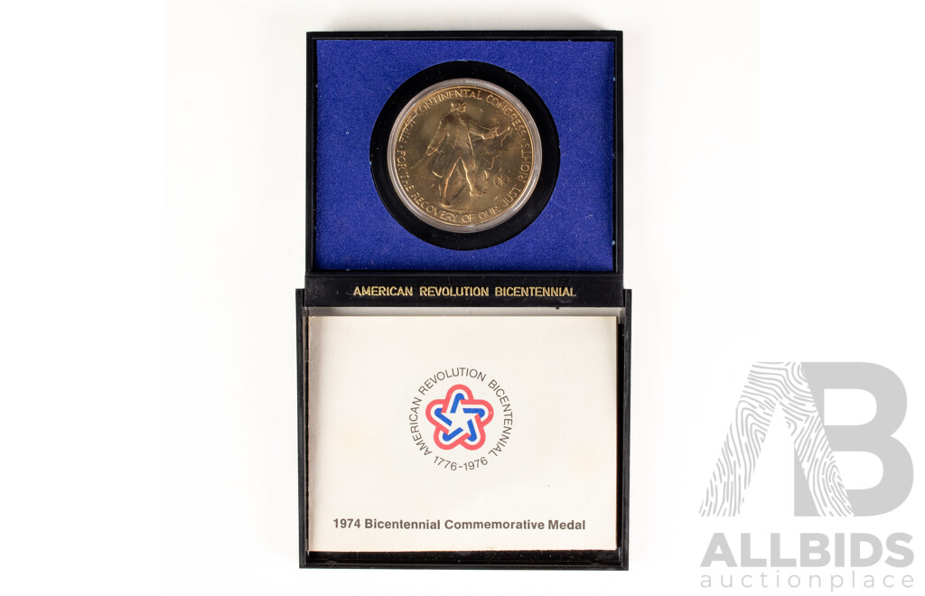 Two USA 1974 and 1976 Bicentennial Medals, American Revolution