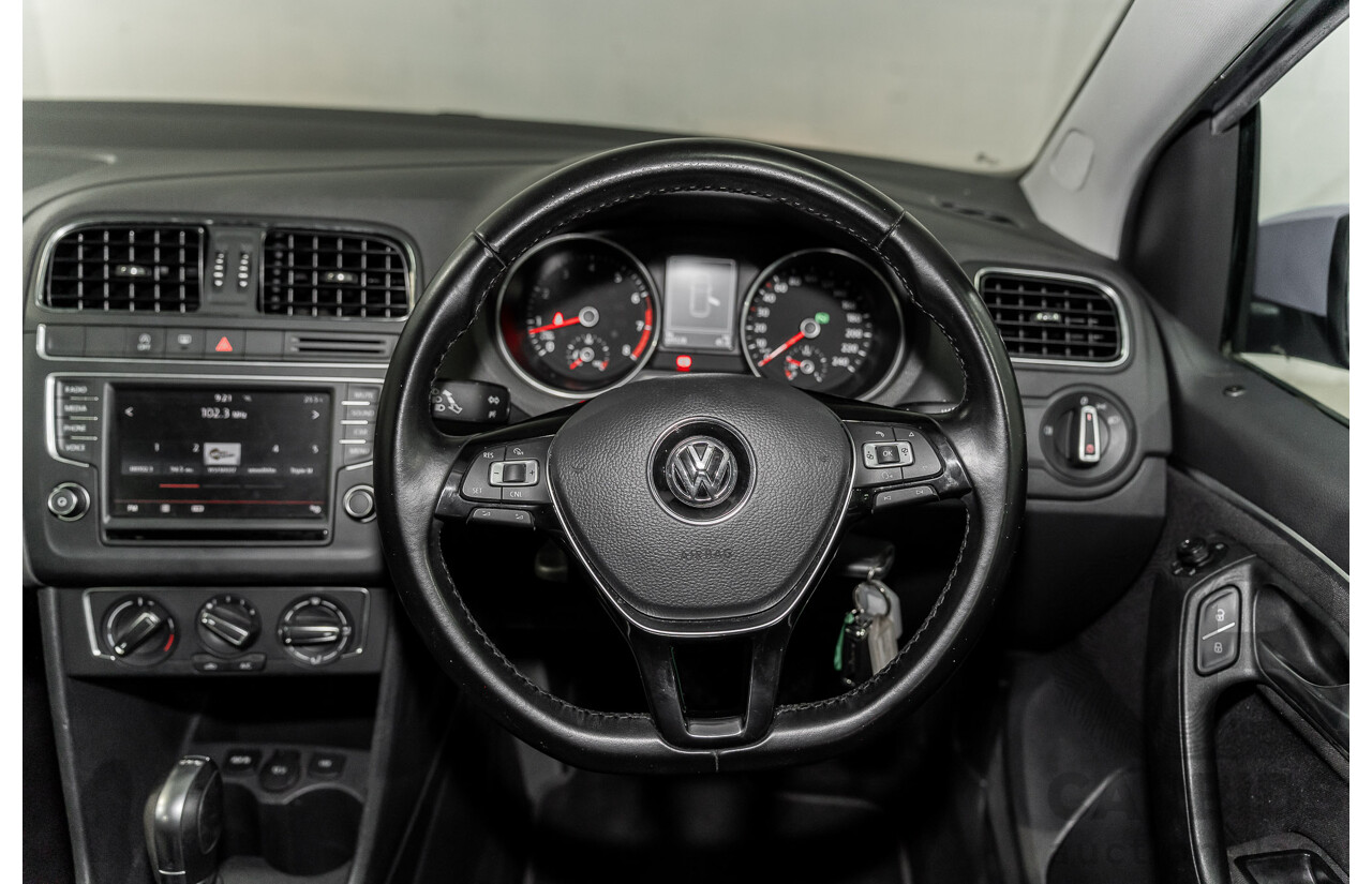 06/2016 Volkswagen Polo 81 TSI Comfortline (FWD) 6R MY16 5d Hatchback Cornflower Blue Turbo 1.2L