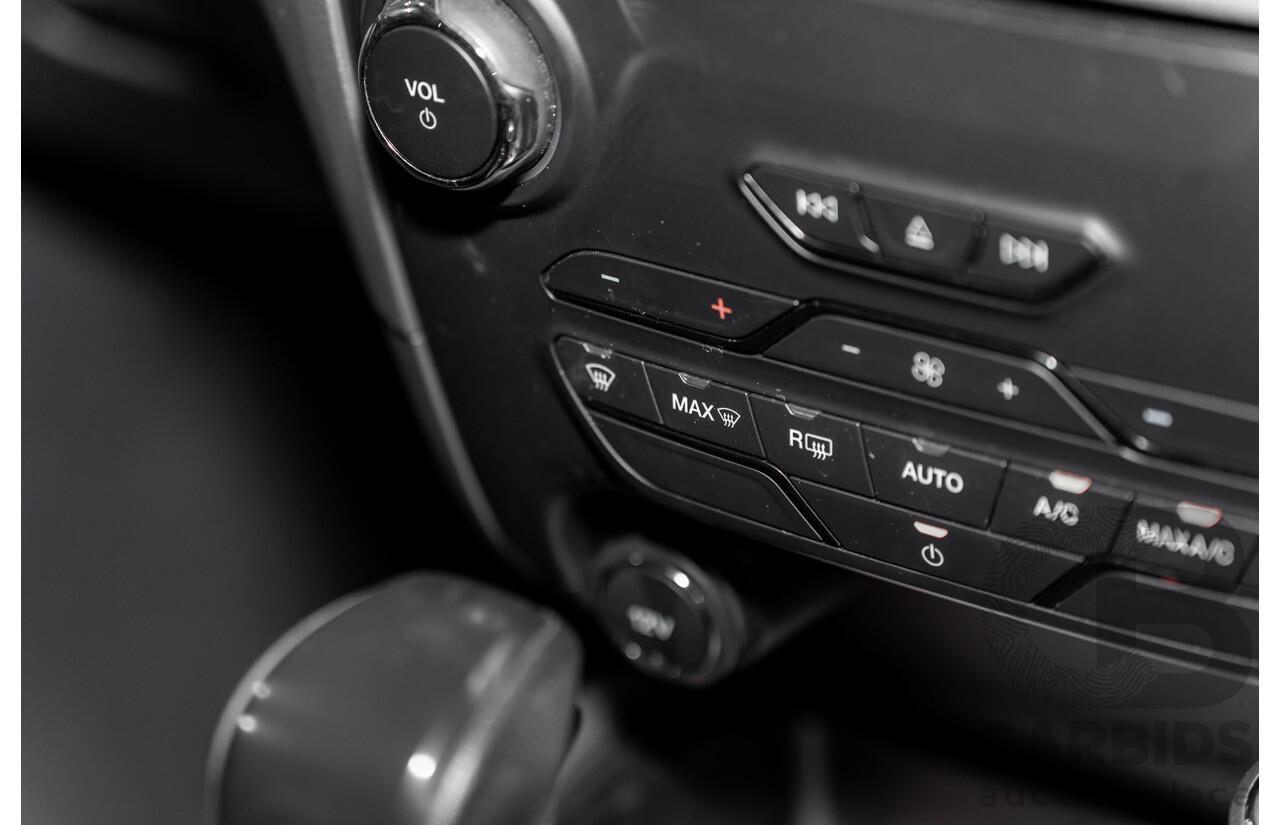 03/2016 Ford Everest Trend (AWD) UA 4d Wagon Cool White Turbo Diesel 3.2L