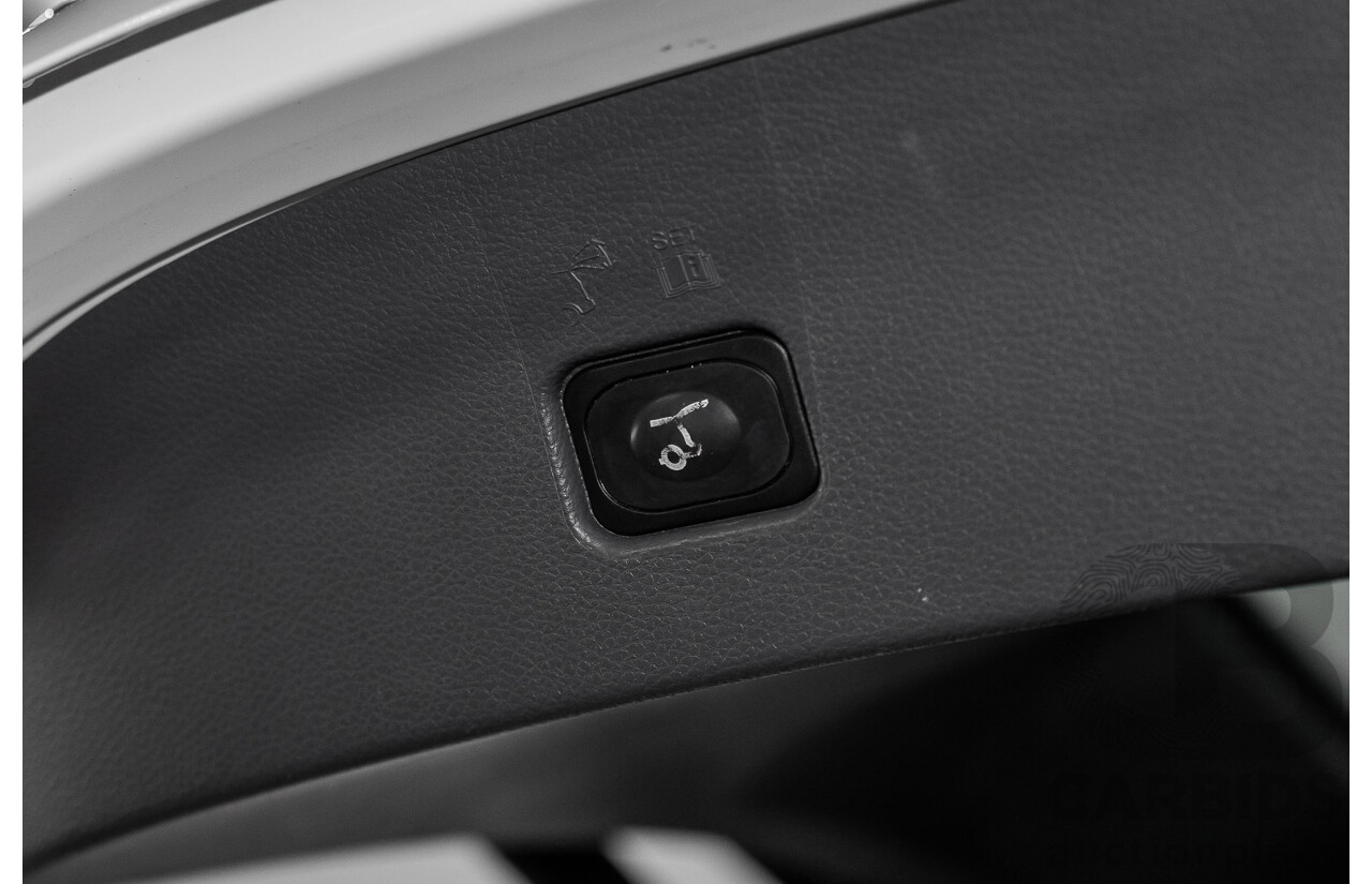 03/2016 Ford Everest Trend (AWD) UA 4d Wagon Cool White Turbo Diesel 3.2L