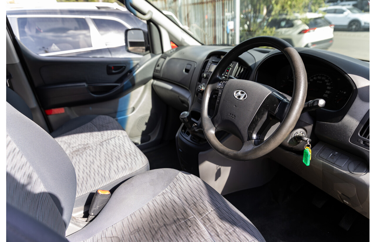 6/2011 Hyundai iLoad Crew (RWD) TQ MY11 4d Van Creamy White Turbo Diesel 2.5L