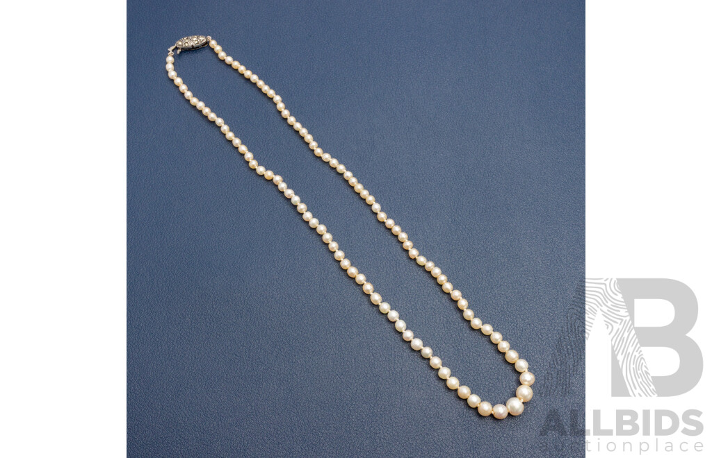 Tapered Strand of Natural Cultured Pearl Necklace, 9White Gold Hematite Clasp. Length - 43.5cms