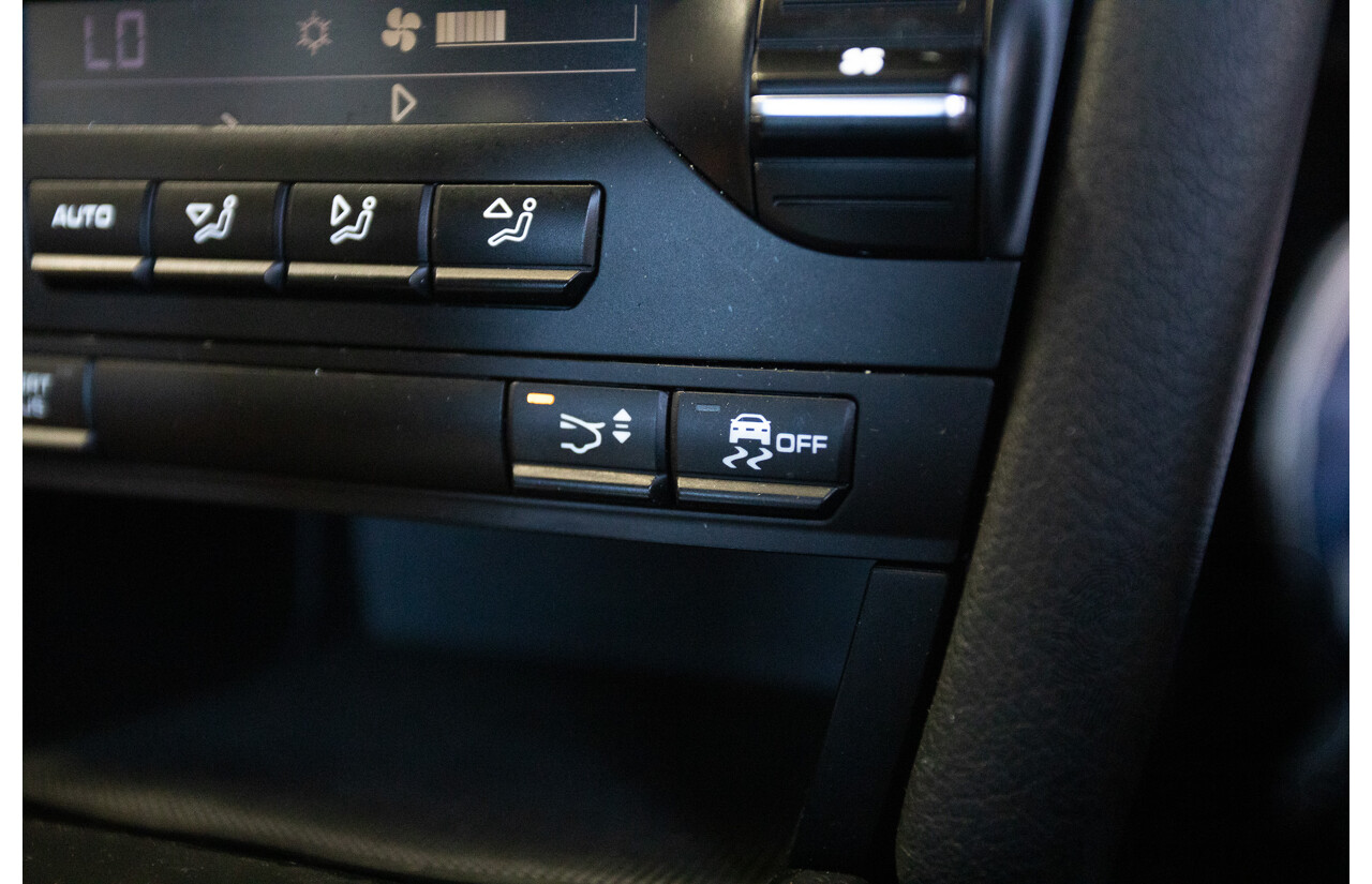 7/2011 Porsche Cayman 987 MY11 2D Coupe Carrara White 2.9L