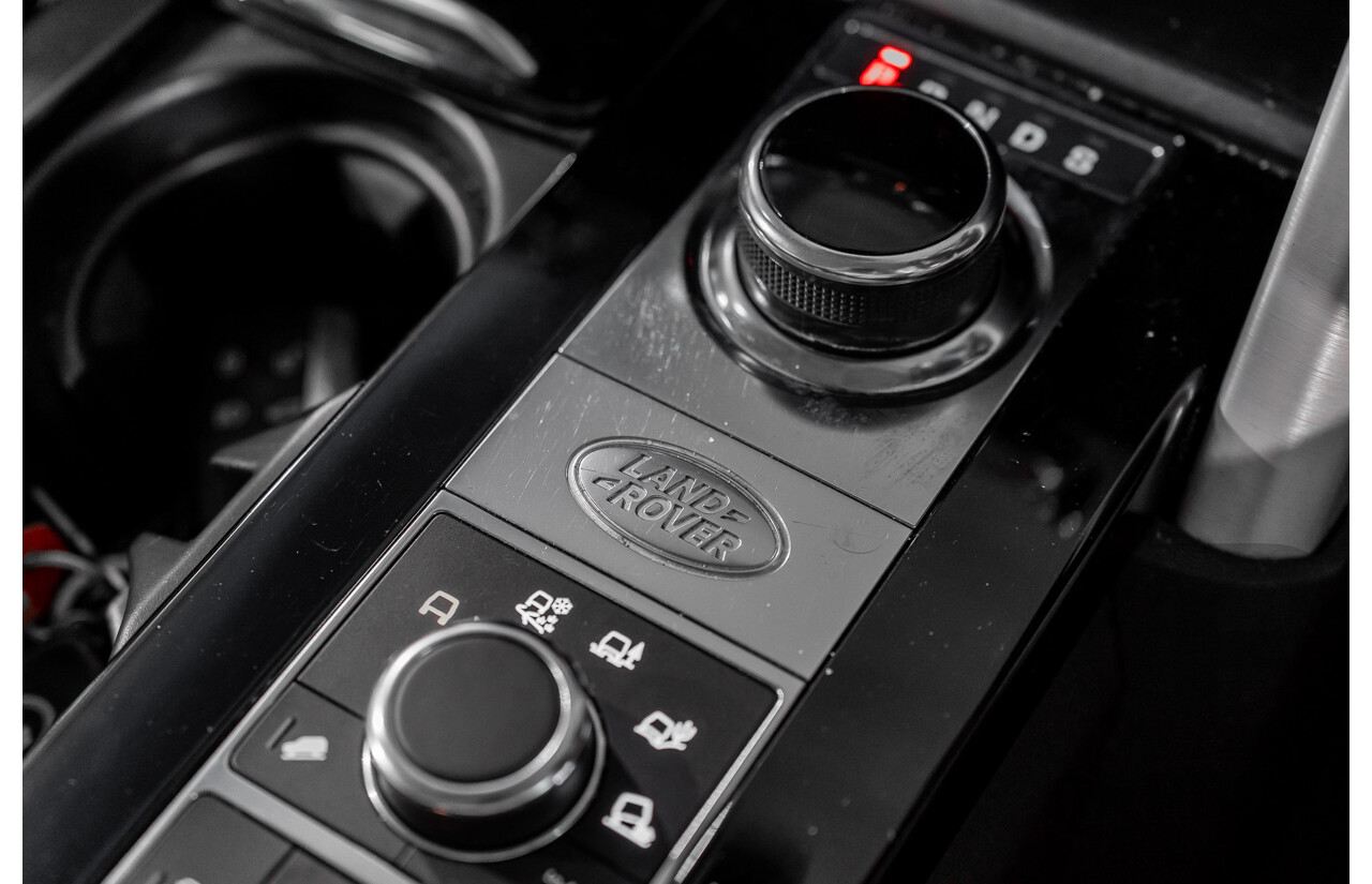 12/2017 Land Rover Discovery TD6 HSE (4WD) MY17 4d Wagon Firenze Red Metallic Turbo Diesel V6 3.0L