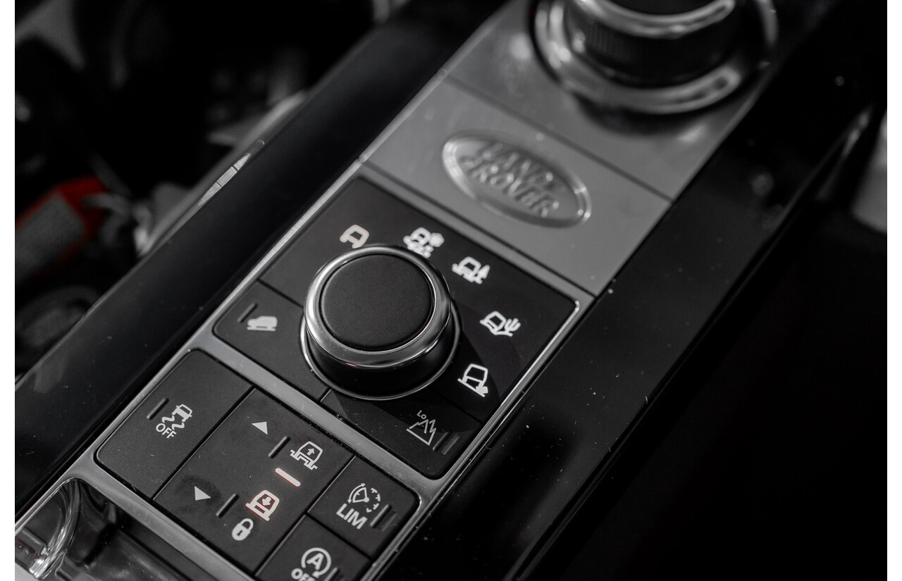 12/2017 Land Rover Discovery TD6 HSE (4WD) MY17 4d Wagon Firenze Red Metallic Turbo Diesel V6 3.0L