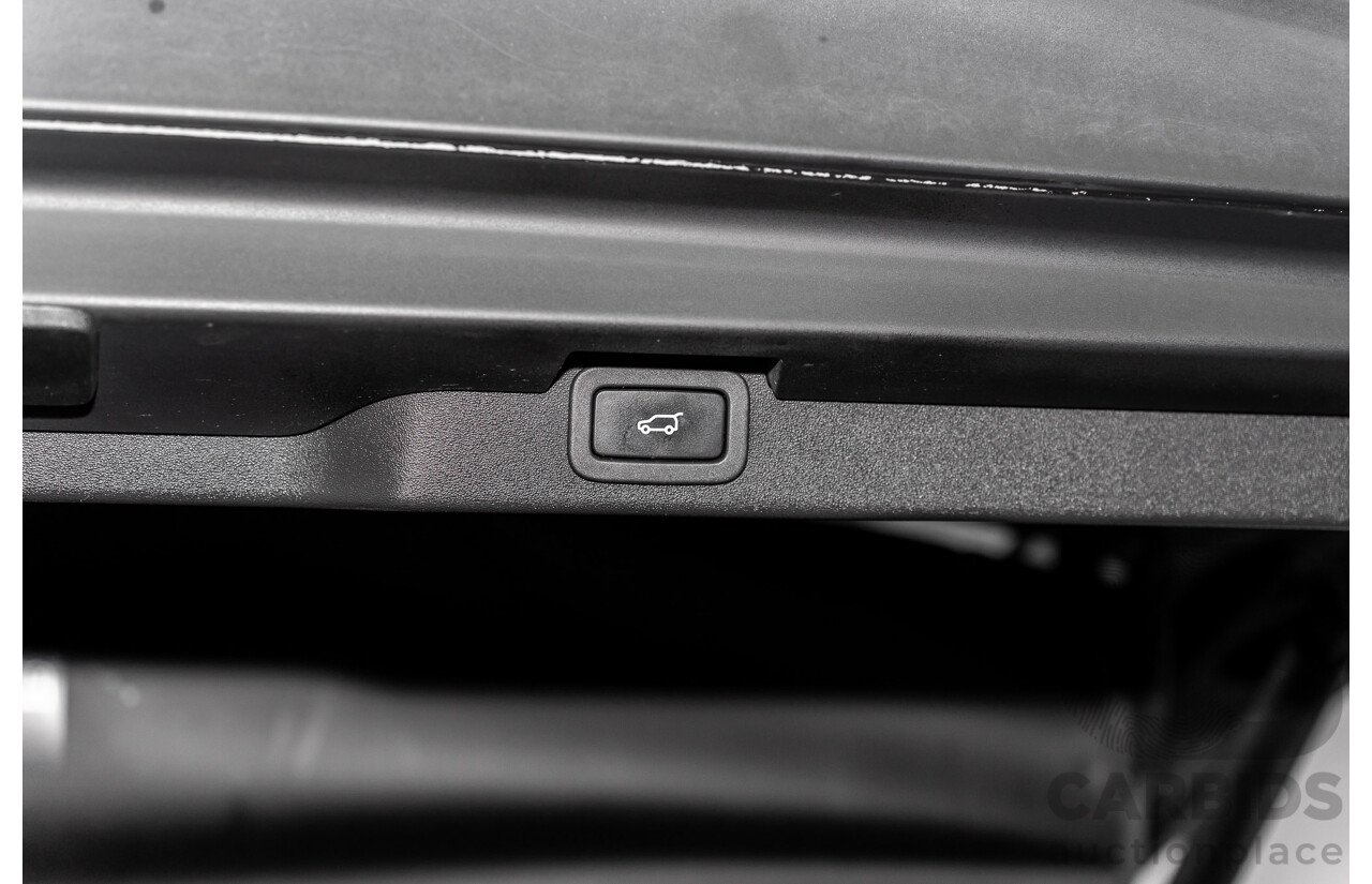 12/2017 Land Rover Discovery TD6 HSE (4WD) MY17 4d Wagon Firenze Red Metallic Turbo Diesel V6 3.0L