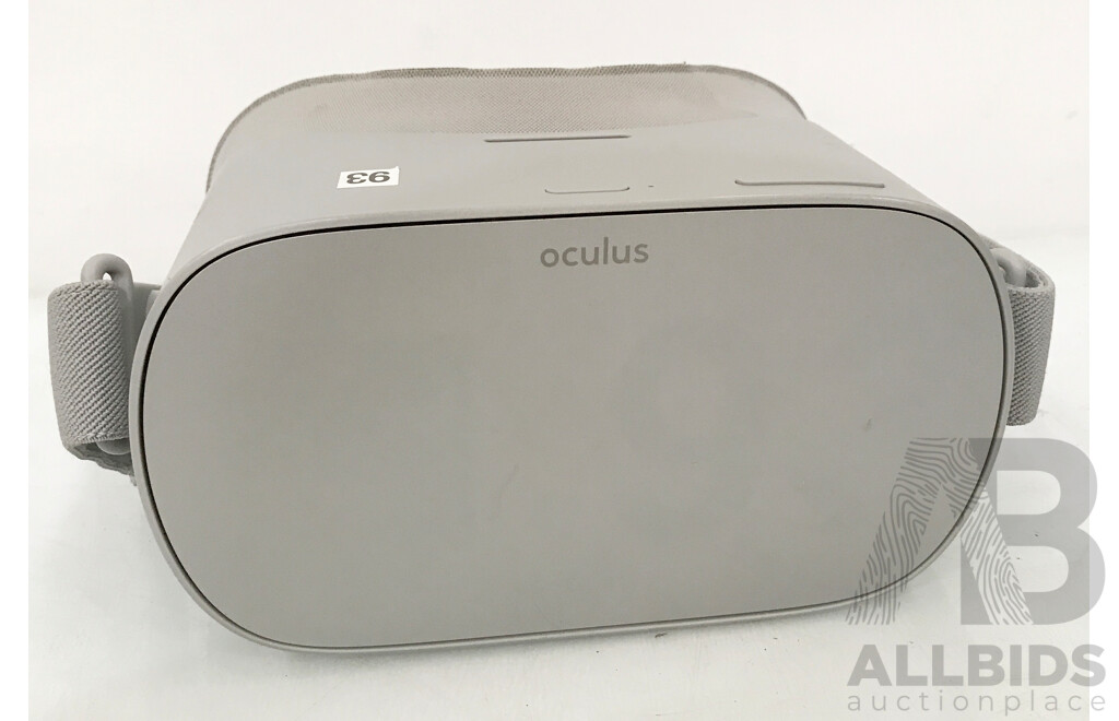 Oculus Go (MH-A32) All-in-One 32 GB VR Headset W/ Controller
