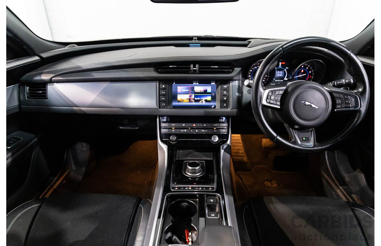 10/2018 Jaguar XF 25t R-Sport (184kW RWD) X260 MY19 4D Sedan Ultimate Black Metallic Turbo 2.0L