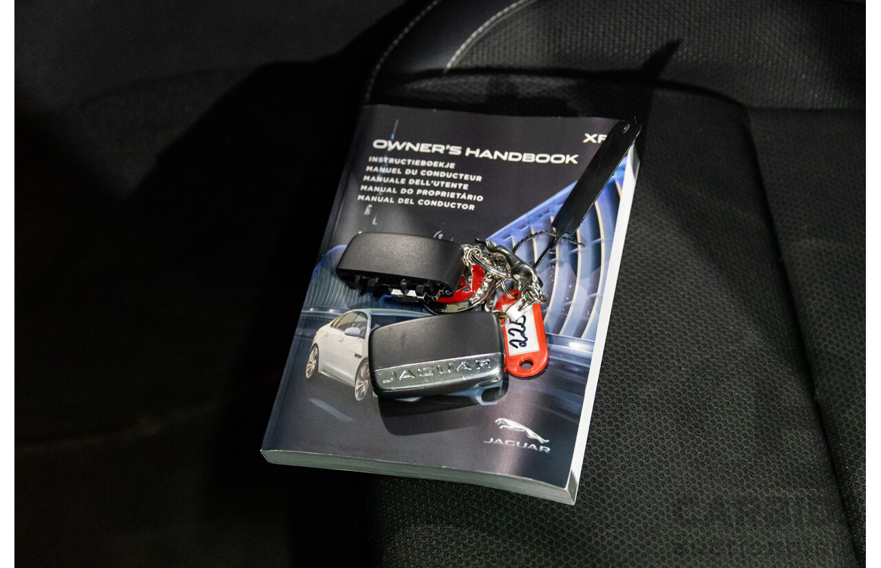 10/2018 Jaguar XF 25t R-Sport (184kW RWD) X260 MY19 4D Sedan Ultimate Black Metallic Turbo 2.0L