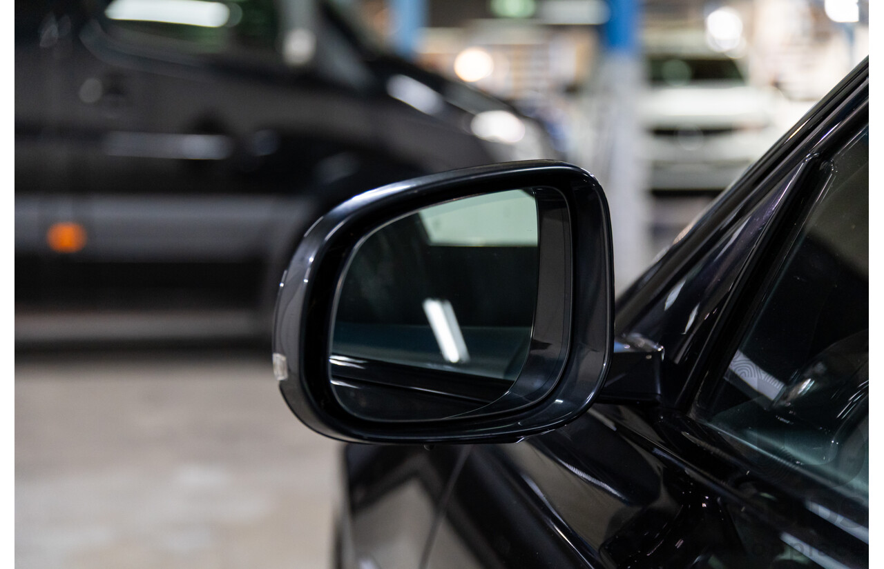 10/2018 Jaguar XF 25t R-Sport (184kW RWD) X260 MY19 4D Sedan Ultimate Black Metallic Turbo 2.0L