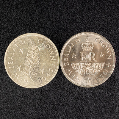 New Zealand 1949 and 1953 crowns.VF, UNC.