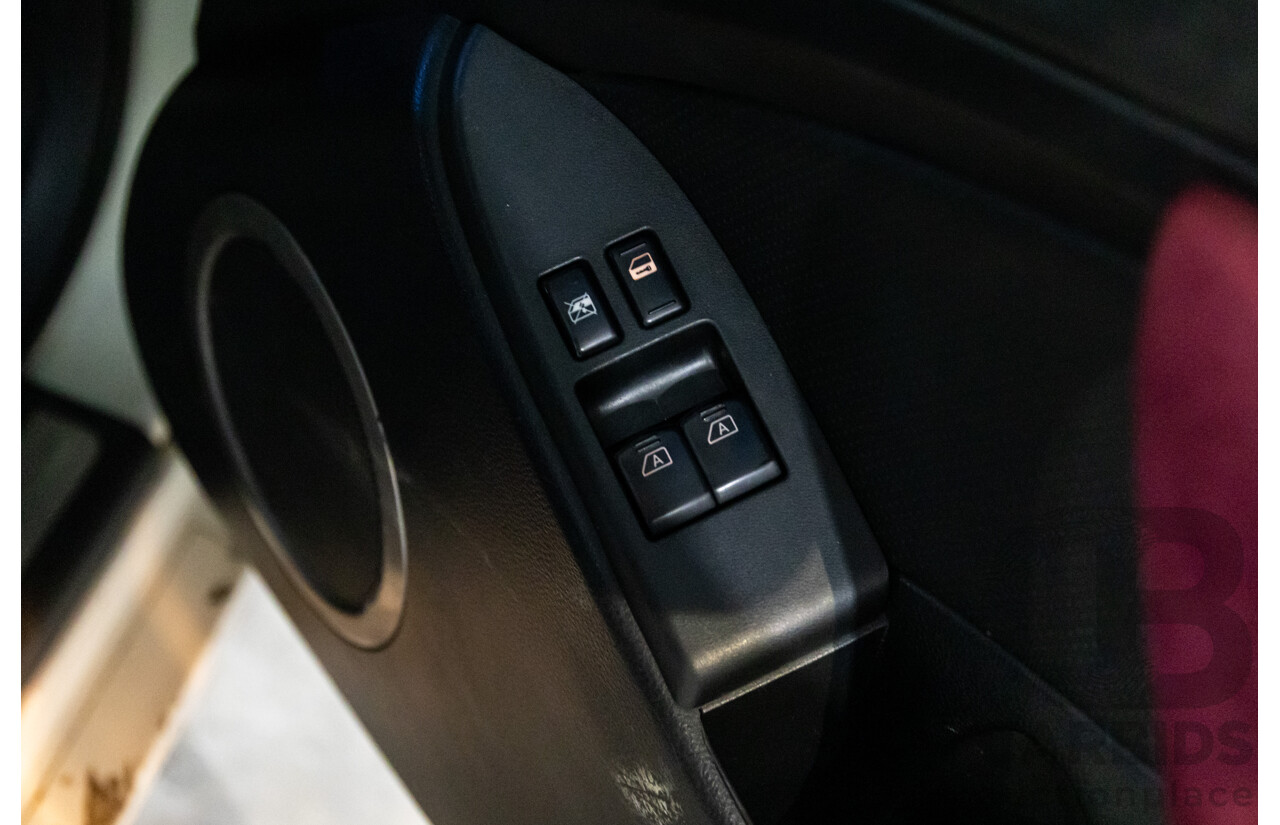 01/2003 Nissan Skyline 350GT V35 2d Coupe Ivory Pearl V6 3.5L - Import 6/16