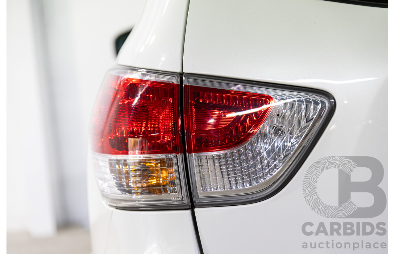 10/2015 Nissan Pathfinder ST (4x2) R52 4d Wagon Ivory White Pearl V6 3.5L - 7 Seater