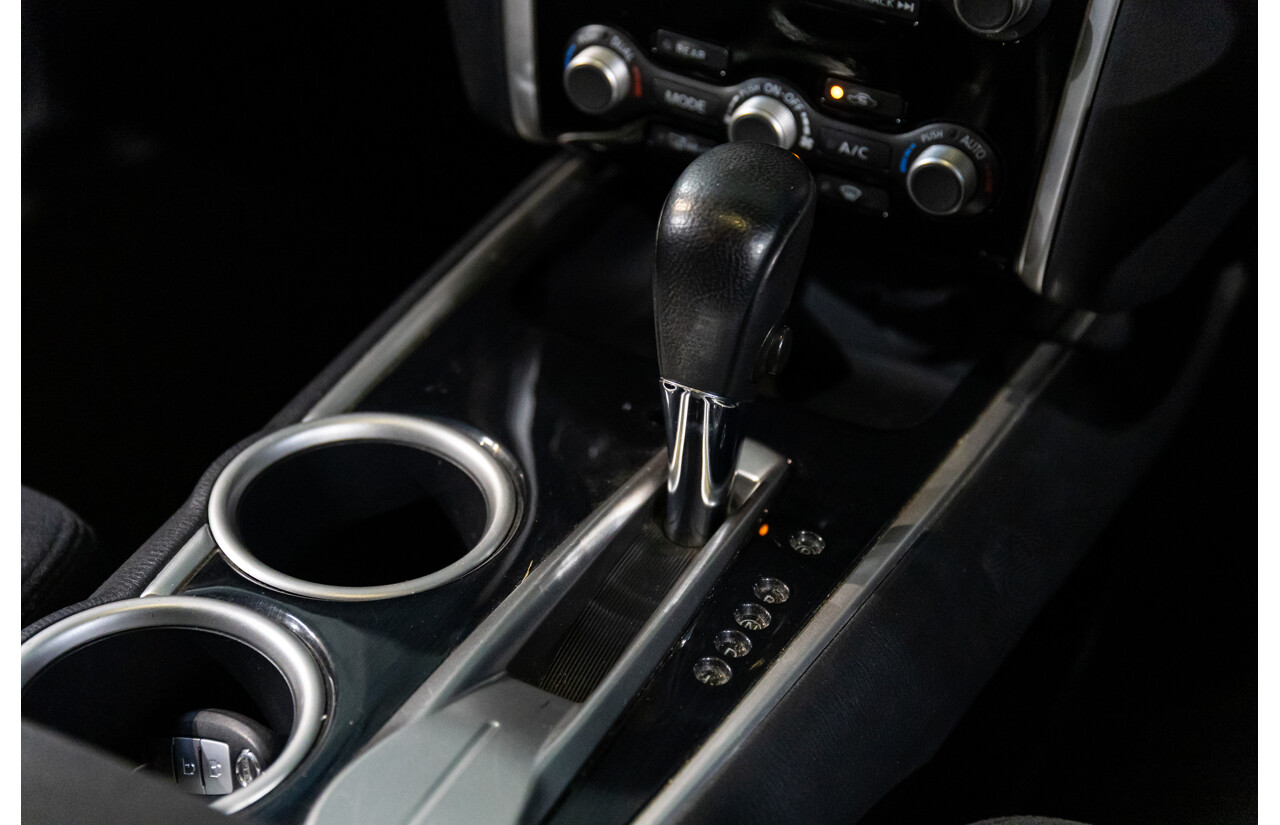 10/2015 Nissan Pathfinder ST (4x2) R52 4d Wagon Ivory White Pearl V6 3.5L - 7 Seater