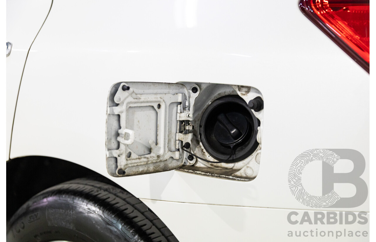 10/2015 Nissan Pathfinder ST (4x2) R52 4d Wagon Ivory White Pearl V6 3.5L - 7 Seater