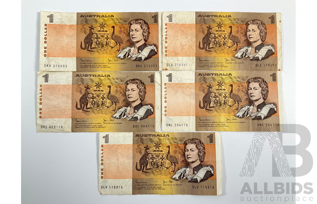 Five Australian 1982 One Dollar Notes Johnston/Stone R78
