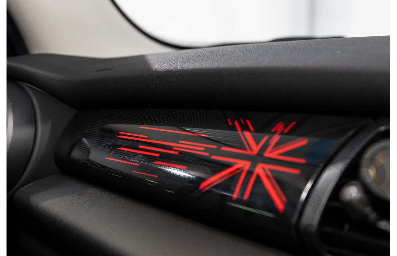 04/2019 Mini Cooper Hatch 5d (FWD) F55 Update 5d Hatchback British Racing Green Metallic Turbo 1.5L