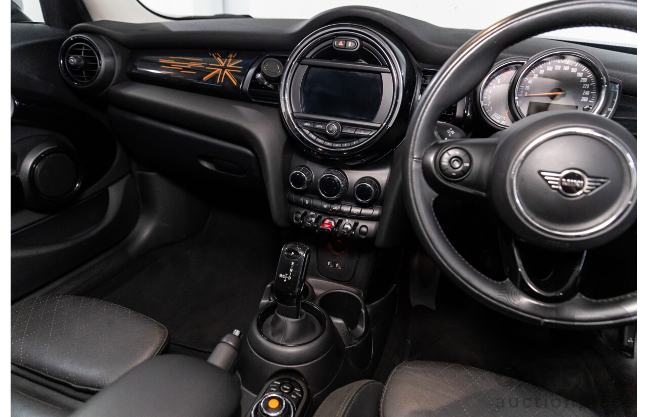 04/2019 Mini Cooper Hatch 5d (FWD) F55 Update 5d Hatchback British Racing Green Metallic Turbo 1.5L