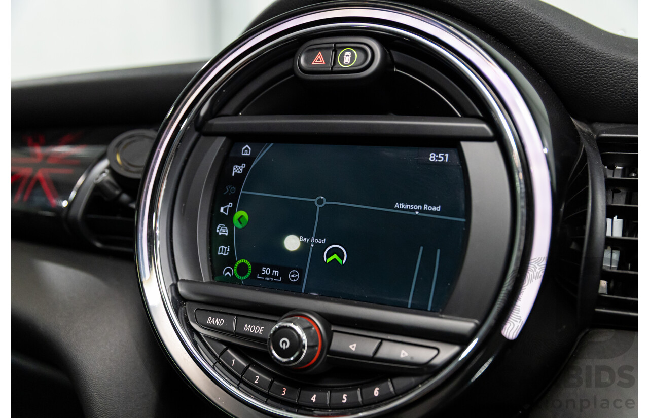 04/2019 Mini Cooper Hatch 5d (FWD) F55 Update 5d Hatchback British Racing Green Metallic Turbo 1.5L