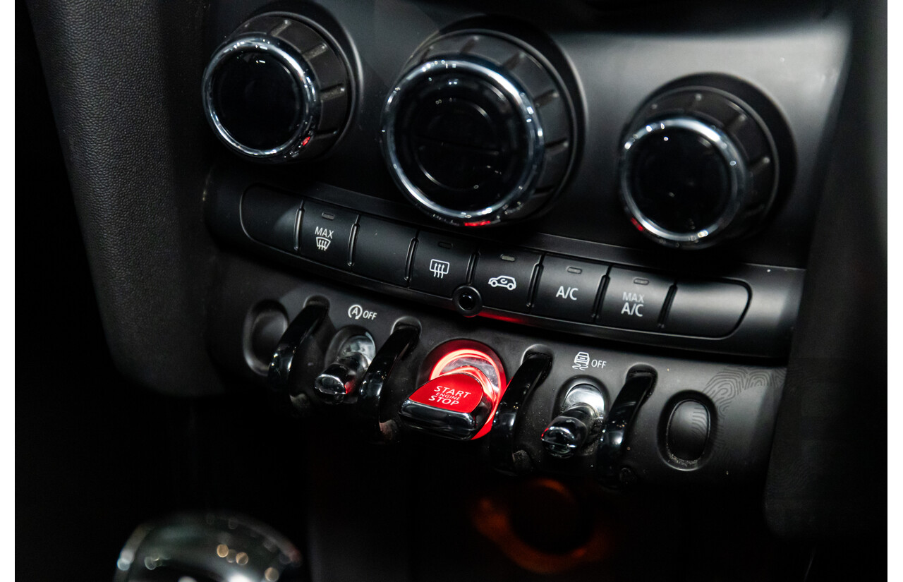 04/2019 Mini Cooper Hatch 5d (FWD) F55 Update 5d Hatchback British Racing Green Metallic Turbo 1.5L