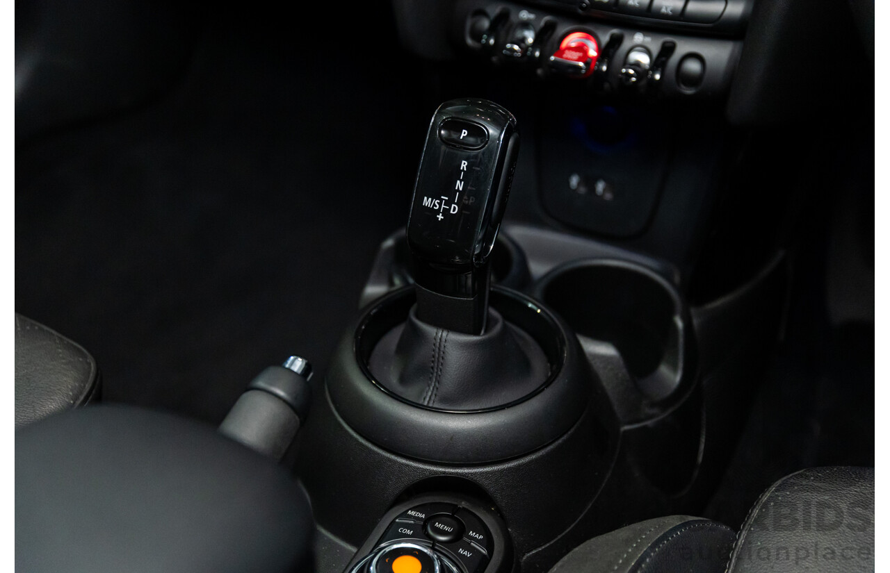 04/2019 Mini Cooper Hatch 5d (FWD) F55 Update 5d Hatchback British Racing Green Metallic Turbo 1.5L