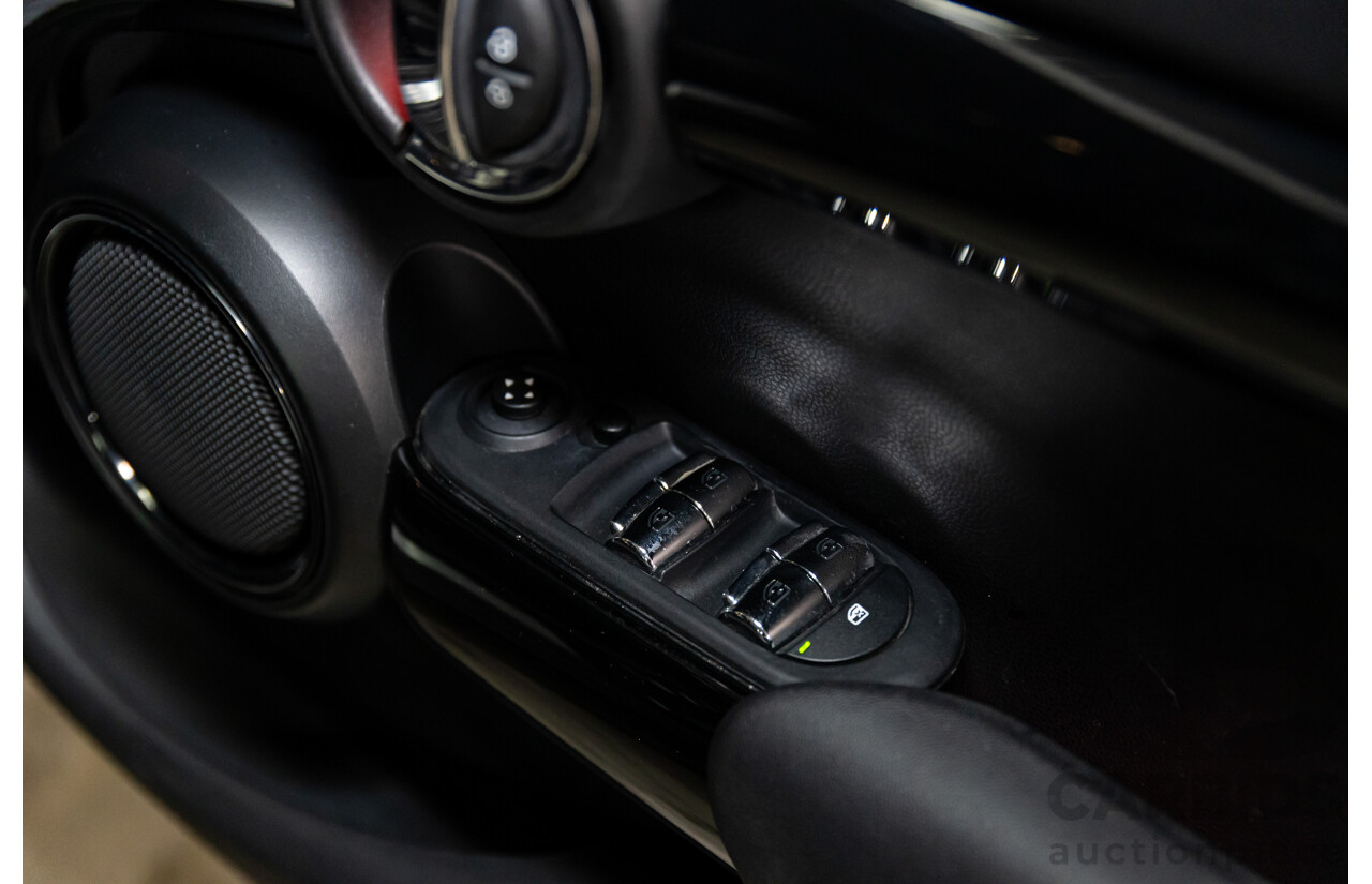 04/2019 Mini Cooper Hatch 5d (FWD) F55 Update 5d Hatchback British Racing Green Metallic Turbo 1.5L