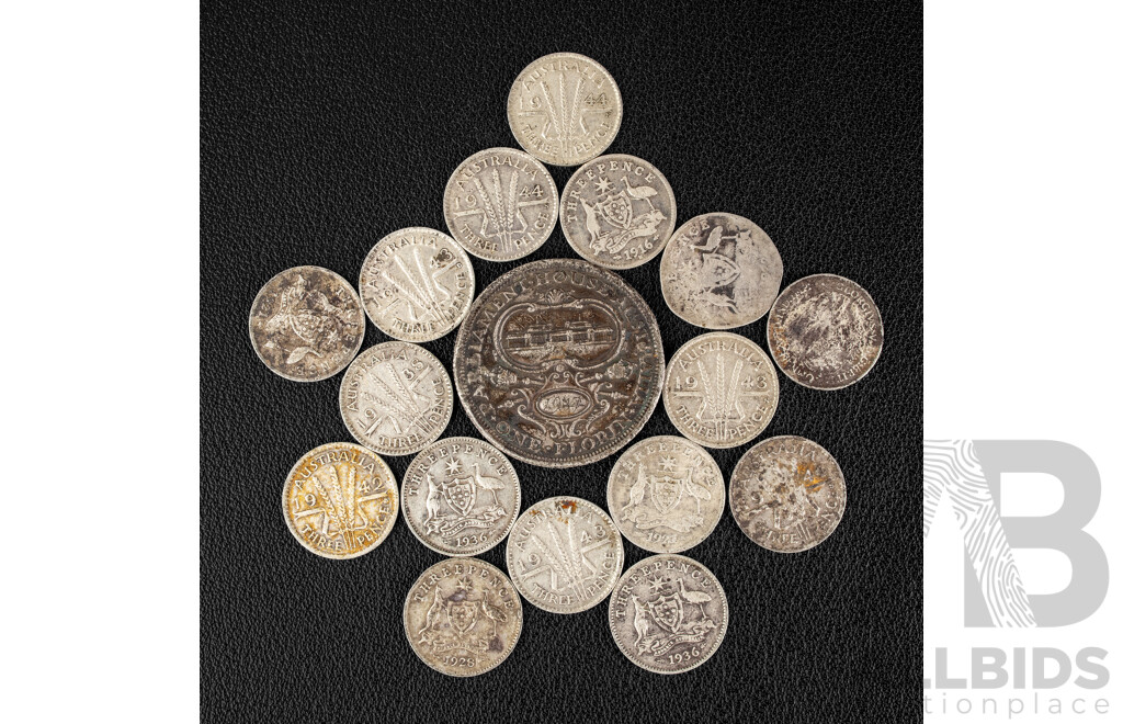 Australian Silver Coins Including 1927 Commemorative Florin, Sixteen Threepence, Examples Spanning 1921 to 1943 .925