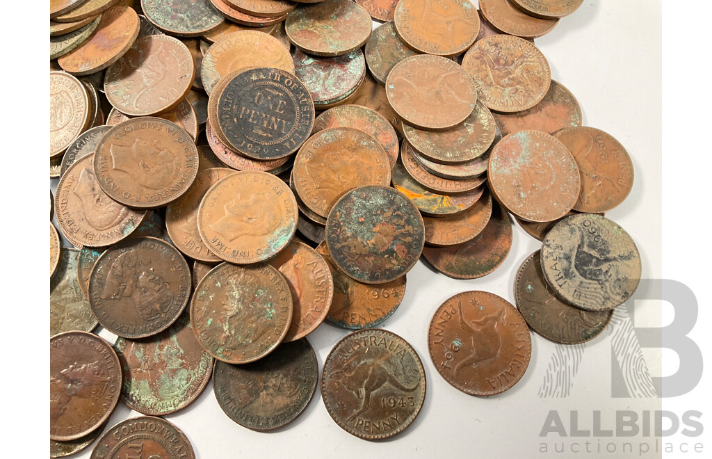 Collection of Australian Pennies, Examples Spanning 1911 to 1964 - Approximately 2 Kilograms